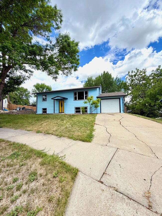 Building Photo - 706 Alicia Ct