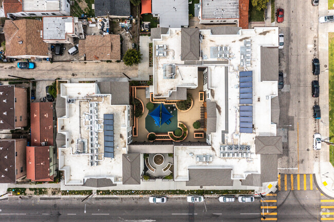 Foto aérea - Residences at Main