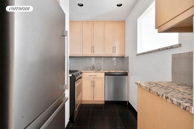 Foto del edificio - 201 W 74th St