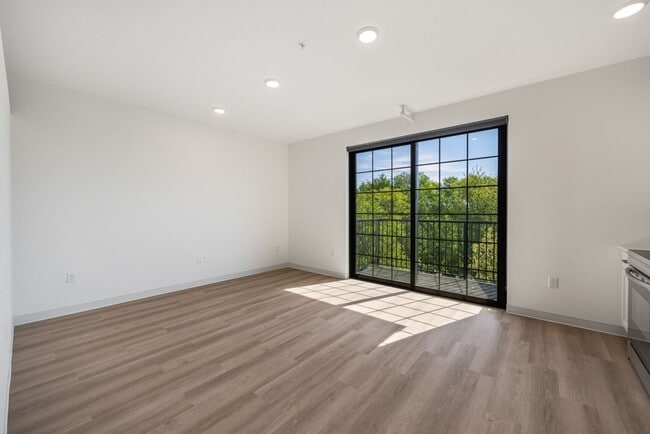Interior Photo - The Lofts at Kettlestone Central