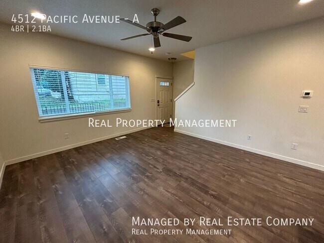 Foto del edificio - Spacious & Modern Vancouver Four Bed Townhome