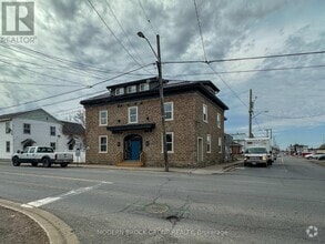 Building Photo - 5-105 Clothier St W