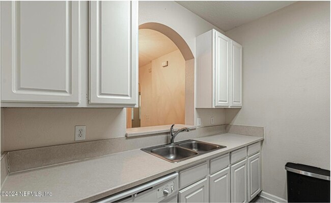 Building Photo - 7801 Point Meadows Dr