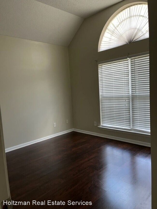 Foto del edificio - 4 br, 2 bath House - 884 Forest Street