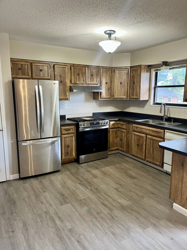 Building Photo - 1604 Dawnbreak Ct