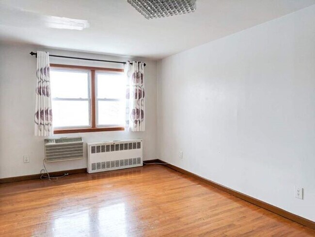 Building Photo - Rental Home, Apt In House - Flushing, NY