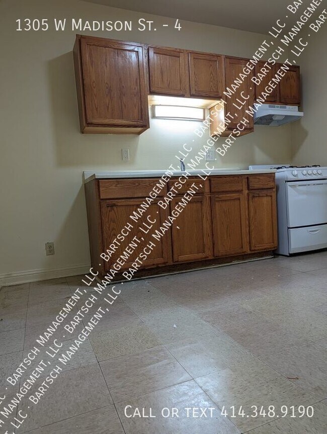 Foto del edificio - 1305 W Madison St