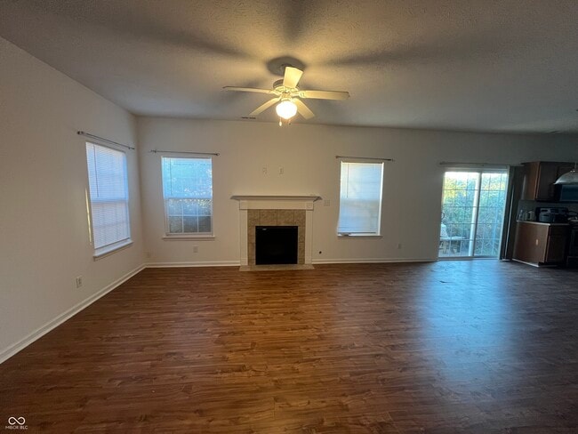 Building Photo - 857 Hildebrand Dr