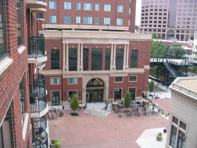 plaza de balcón - 1101 Haxall Pt