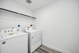 Building Photo - 12326 Basilwood Dr