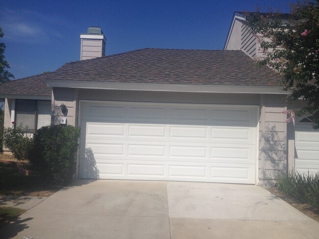 Building Photo - Single Family House