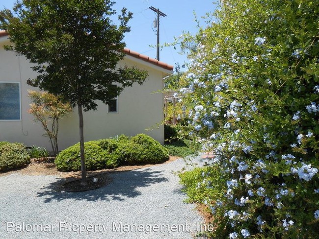 Foto del edificio - 10176 Lilac Ridge Rd