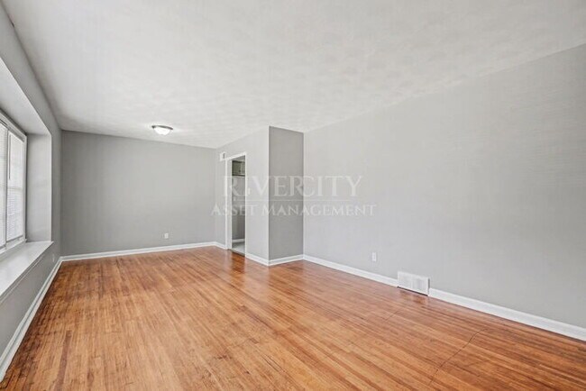 Foto del edificio - A MUST SEE LOCATED IN A BEAUTIFUL PART OF THE CITY!!!!!! SECTION 8 WELCOMED!!