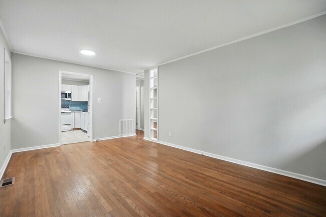 Foto del edificio - Charming 2BR Duplex in Charlotte