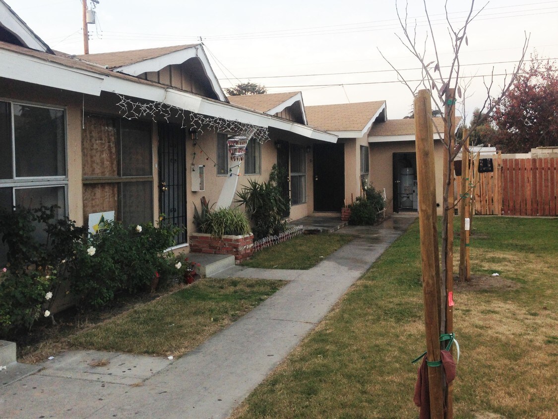 219 W Guinida Ln Unit 4, Anaheim, CA 92805 Apartment for Rent in