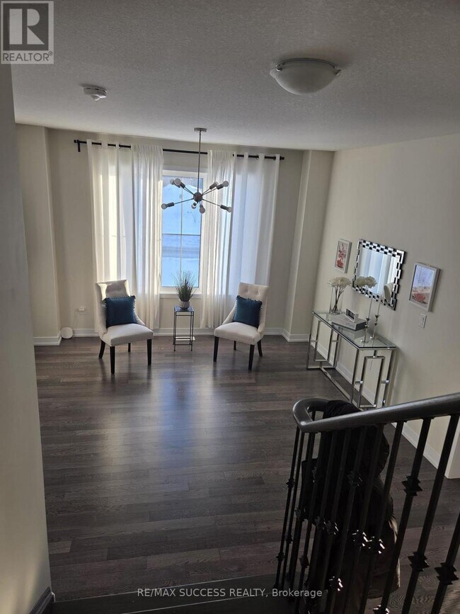 Photo du bâtiment - 75 Lavender Rd