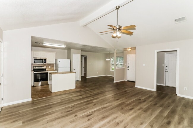 Building Photo - 29114 Red River Loop