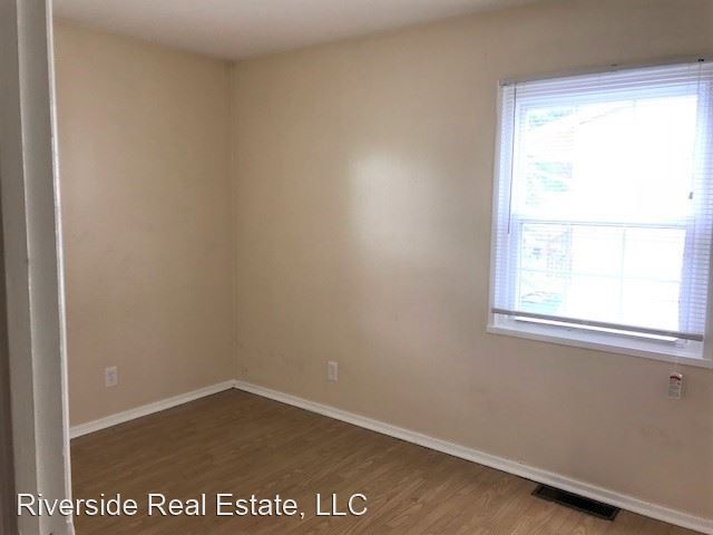 Building Photo - 3 br, 1 bath House - 745 St. Nicholas Dr.