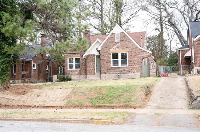 Foto del edificio - 1395 Winburn Dr
