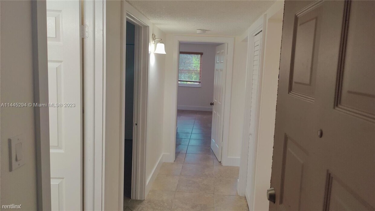 Primary Photo - 3 br, 2 bath Condo - 6930 Miami Gardens Dr