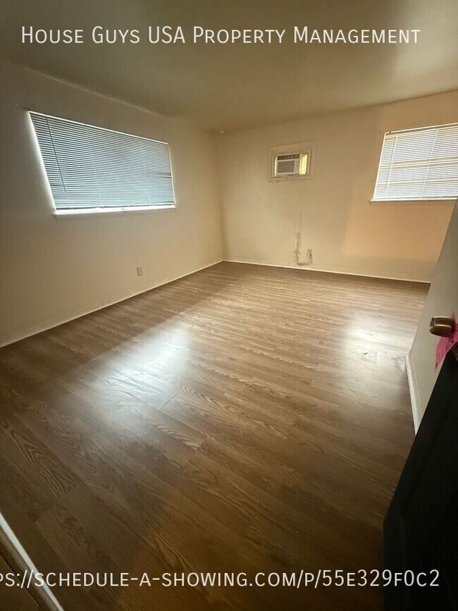 Building Photo - 15411 Barat Ave