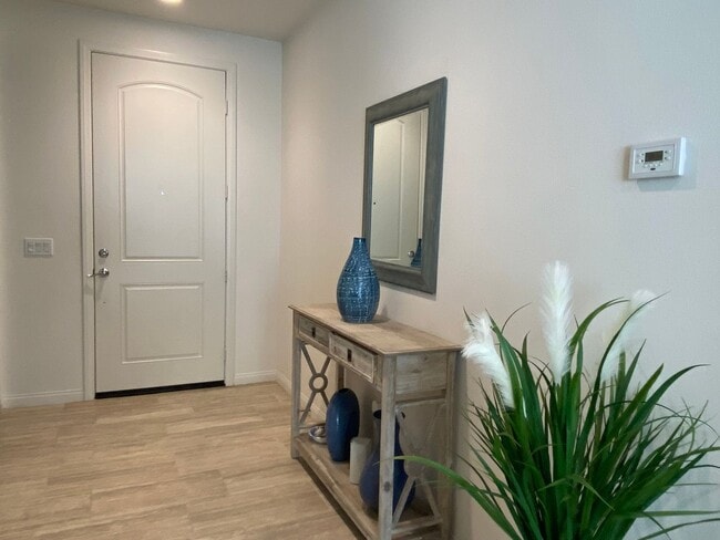 Foto del edificio - Large & Newer 4 Bedroom/3 Bath House in Sea Glass and Blue Strand Community