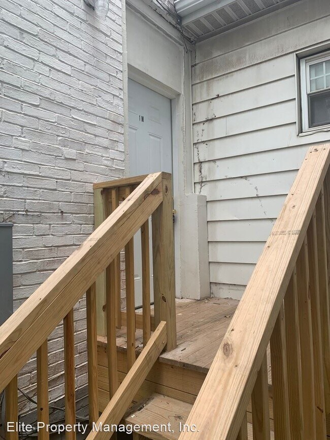Foto del edificio - 1 br, 1 bath House - 647 W. Market St., Ap...