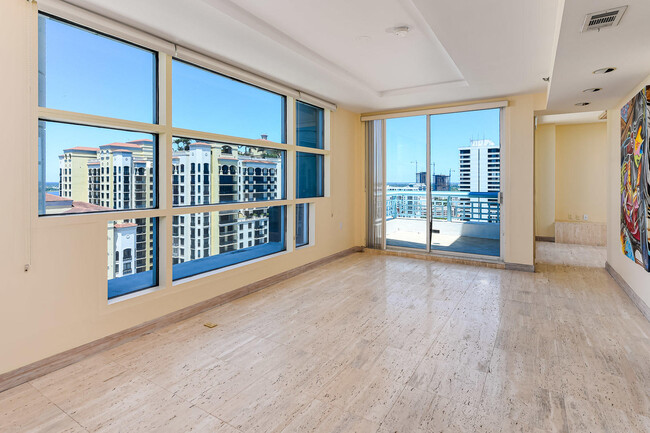 Foto del edificio - 222 Lakeview Ave