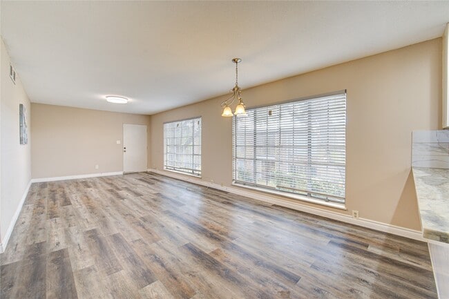 Foto del edificio - 2101 Fountain View Dr