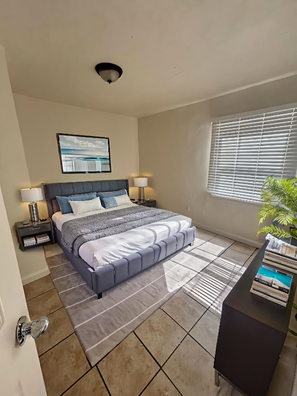 Photo - 1402 N Willowbrook Ave Apartment