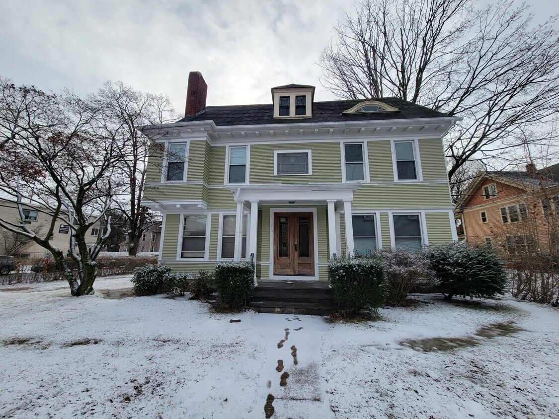 172 Fountain St Unit 1, New Haven, CT 06515 172 Fountain St New Haven