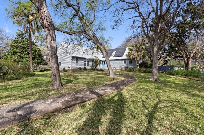 Building Photo - 1600 Forest Trail
