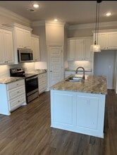 Building Photo - 1709 Fabian Dr