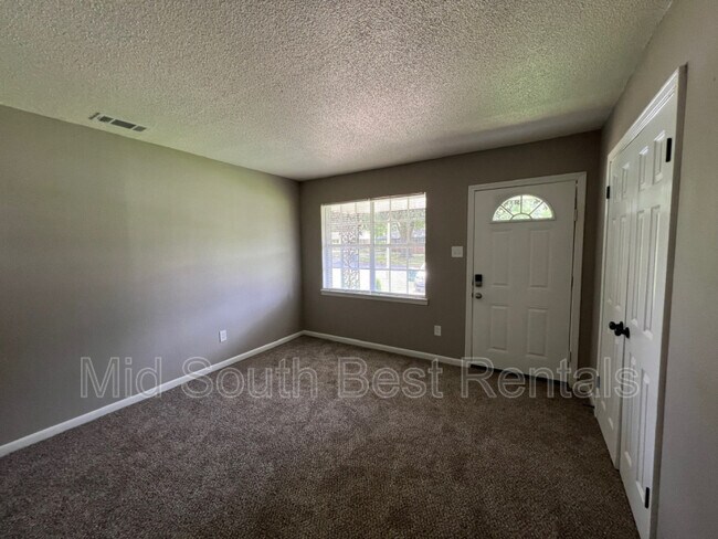 Building Photo - 4017 Westmont Rd