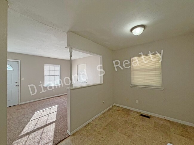 Foto del edificio - JUST REDUCED!  2 Bedroom House with Large ...