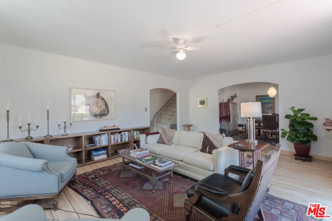 Building Photo - 10959 Strathmore Dr