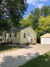 Building Photo - 1109 Elizabeth Ave SE