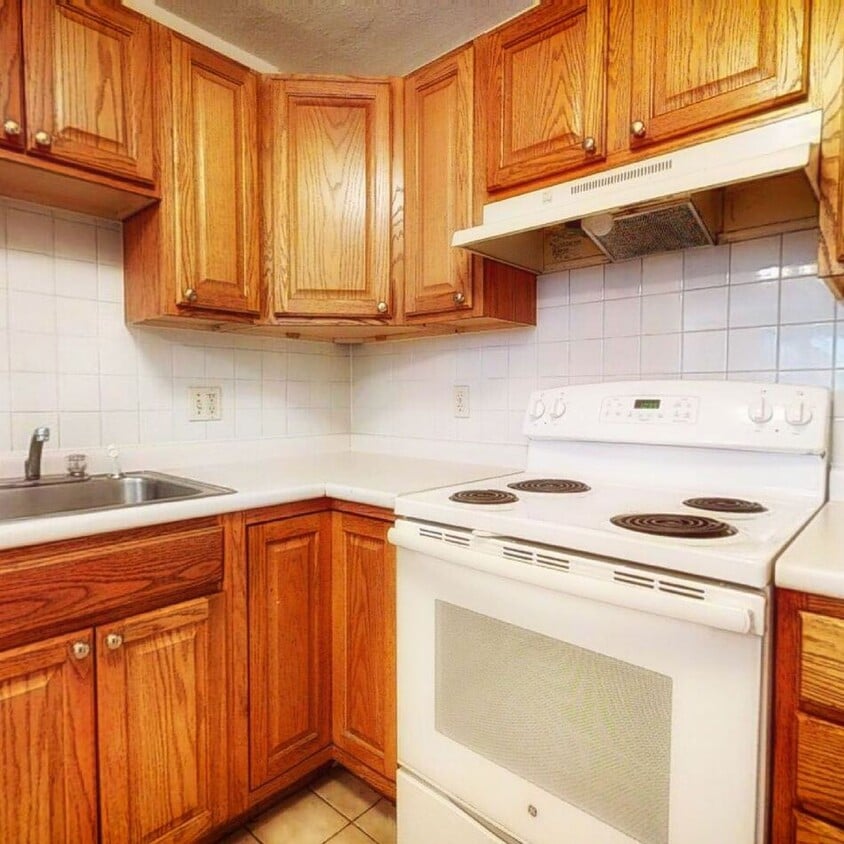 Primary Photo - 278 Grove St