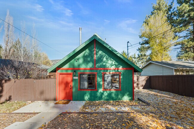 Building Photo - 1025 E Country Club Blvd