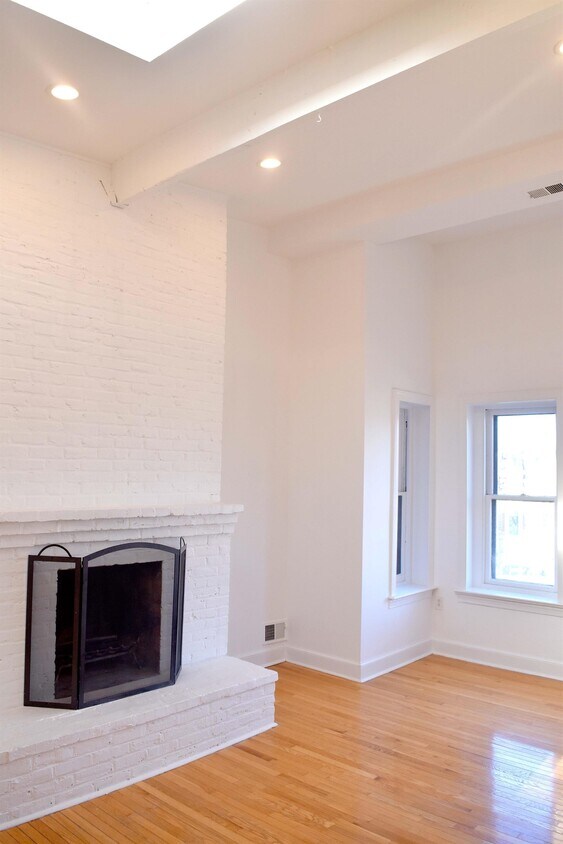 Primary Photo - 1202 P St NW