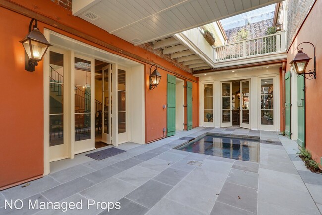 Building Photo - 4 br, 4.5 bath House - 525 Madison Street