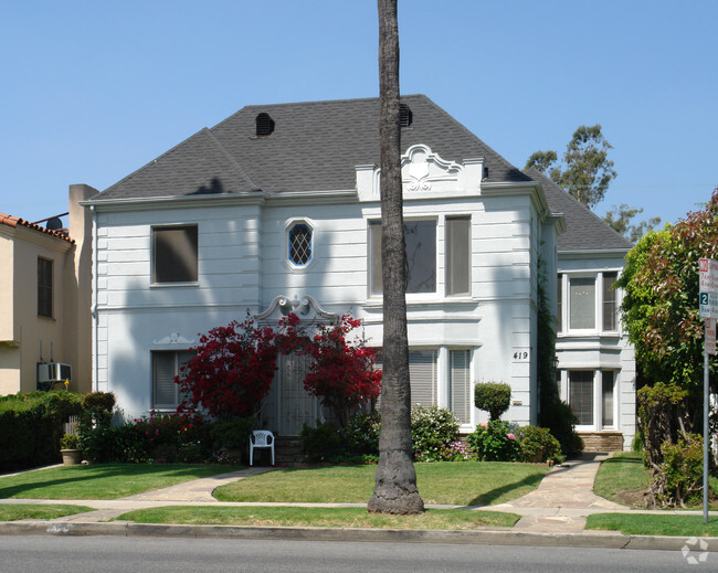 Building Photo - 417-419 N Doheny Dr