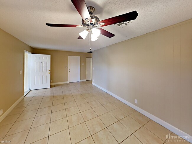 Building Photo - 5952 Deerfield Pl