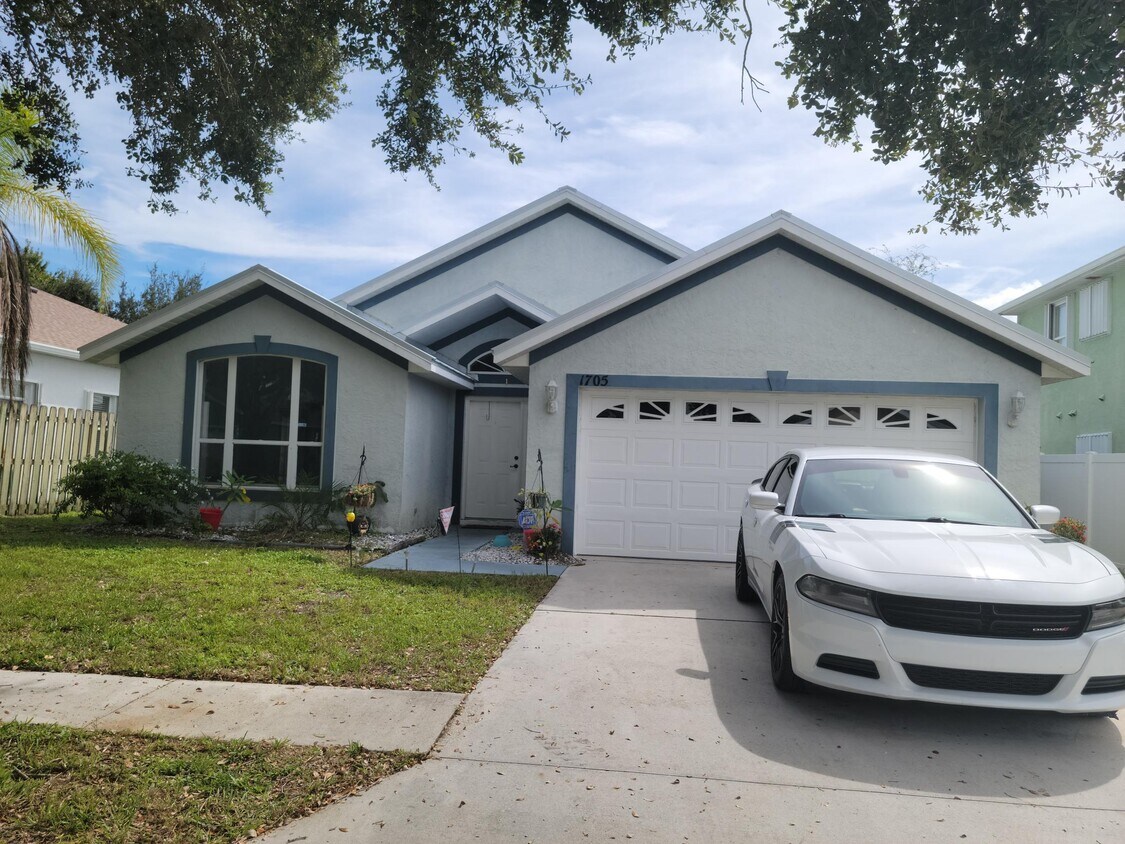 1705 Primrose Ct, Port Saint Lucie, FL 34952 House Rental in Port