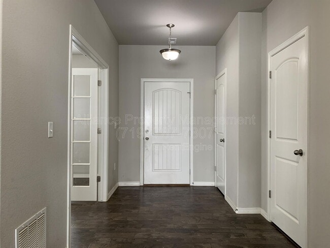 Foto del edificio - 8885 Vanderwood Rd