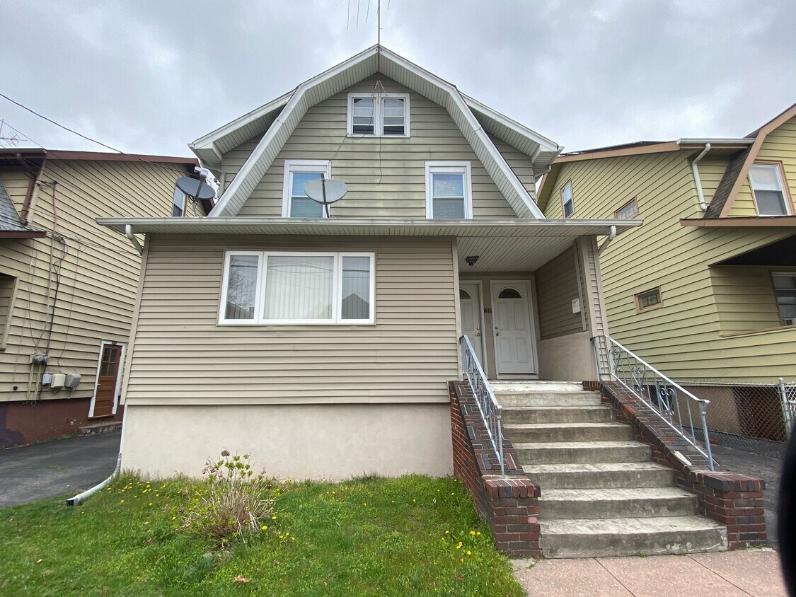 411 Post Ave, Lyndhurst, NJ 07071 Room for Rent in Lyndhurst, NJ