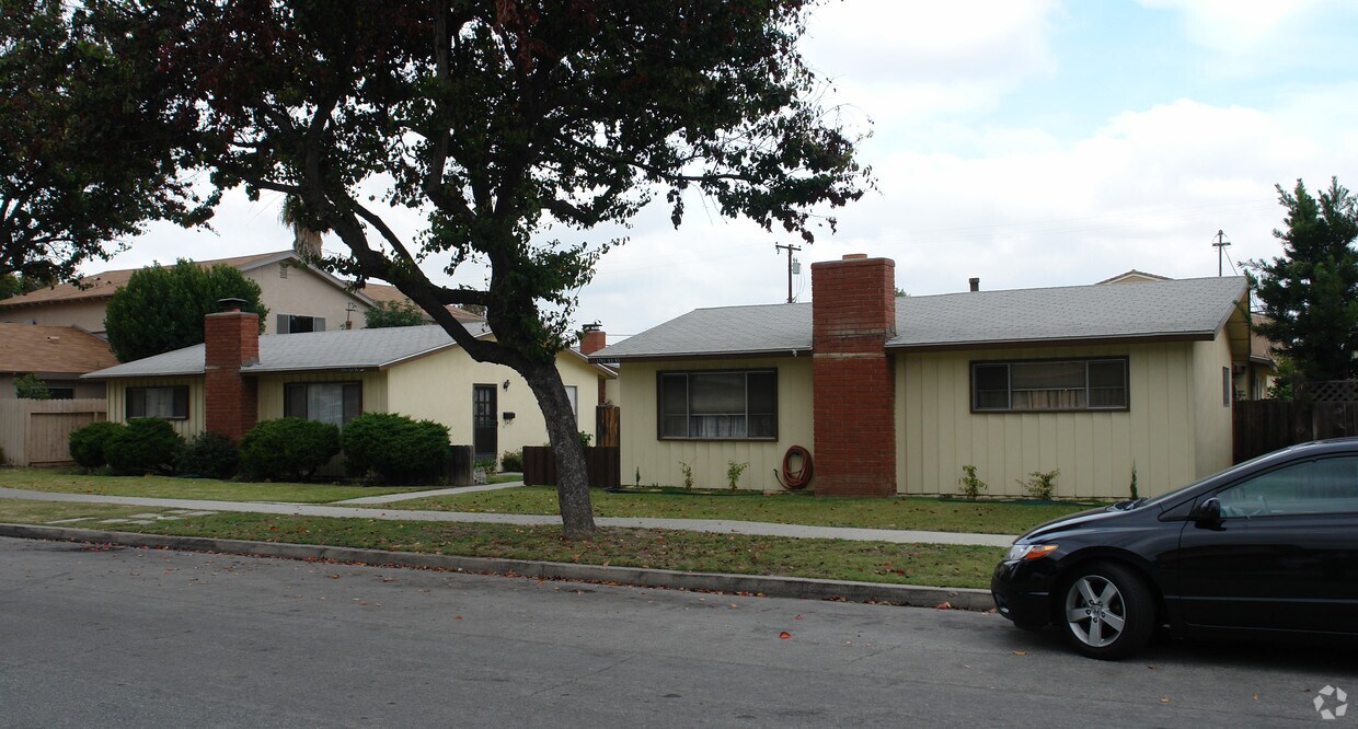 Foto del edificio - 3751-3765 Howard Ave