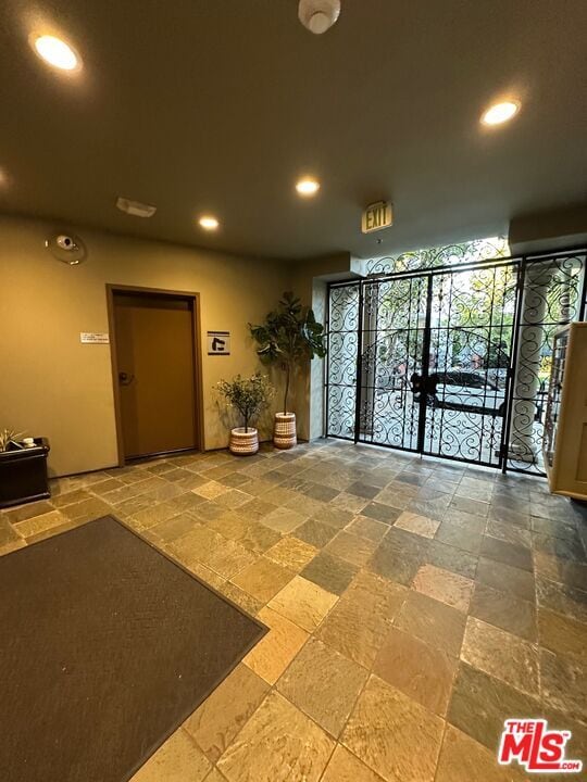 Foto del edificio - 12104 Hoffman St