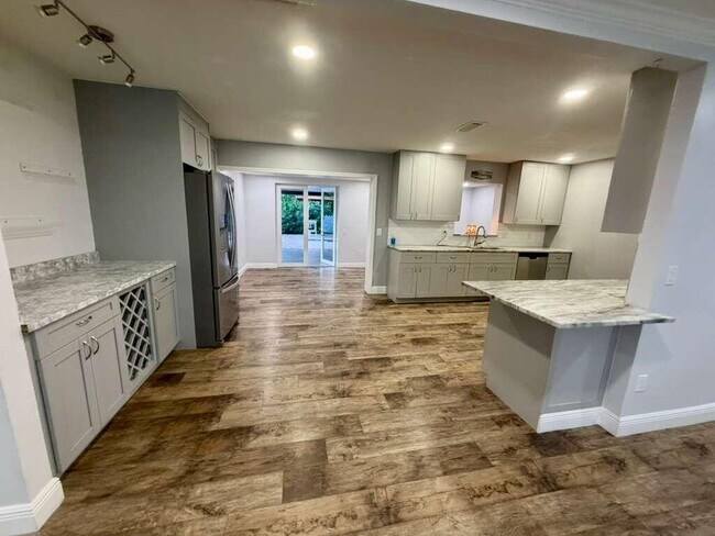 Foto del edificio - 4433 Foss Rd