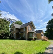 Building Photo - 402 Bowerman Rd